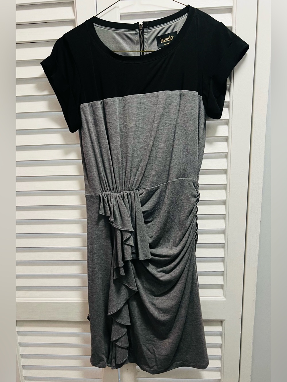 Laundry By Shelli Segal Black and Gray Ruched Ruffle Midi Dress